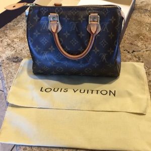 Louis Vuitton Authentic Speedy 25